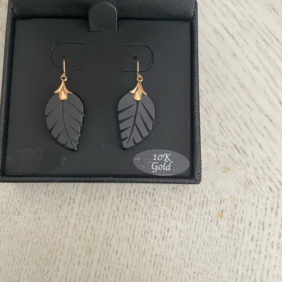 Leaf Earrings in 10k Gold - Picture 3 of 4